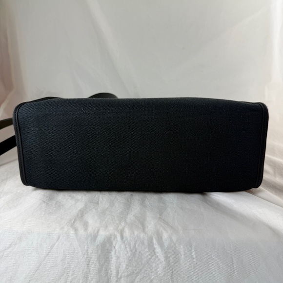 HERMÈS Herbag Zip 31 bag in Black - Picture 11 of 17